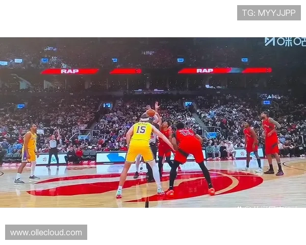 原创东契奇缺阵，里夫斯疯狂44分11助攻，湖人客场力克猛龙123：120